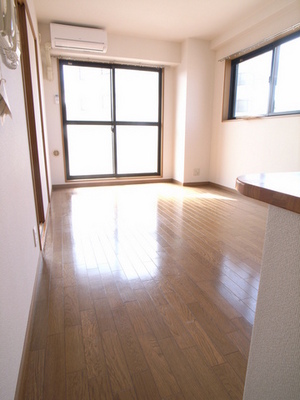 Other room space. Since the mid-room this time side of the window without! !