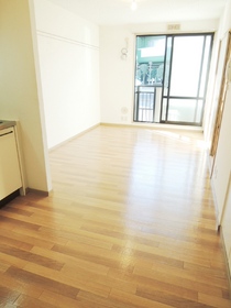 Living and room. ☆ Dining space ☆