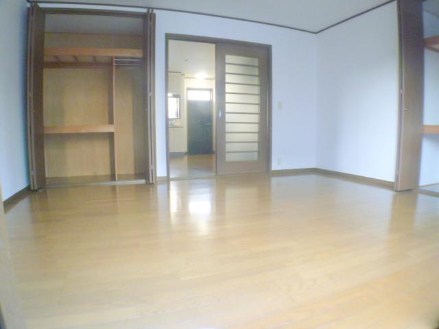 Living and room. Storage also has been enhanced with a 2 places.