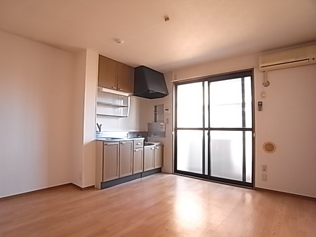 Living and room. Spread of dining will put sufficiently table.