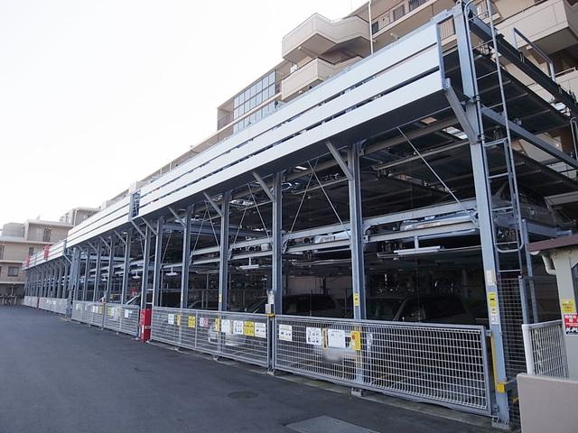 Parking lot. Mechanical parking
