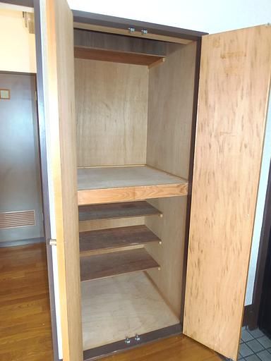 Washroom. Dining is storage. 