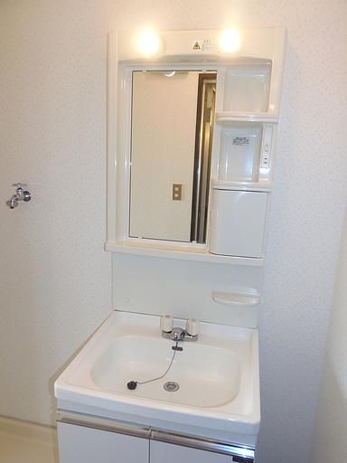 Washroom. It is a convenient independent wash basin. 