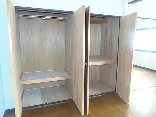 Receipt. Storage capacity of safe even those you a lot of luggage