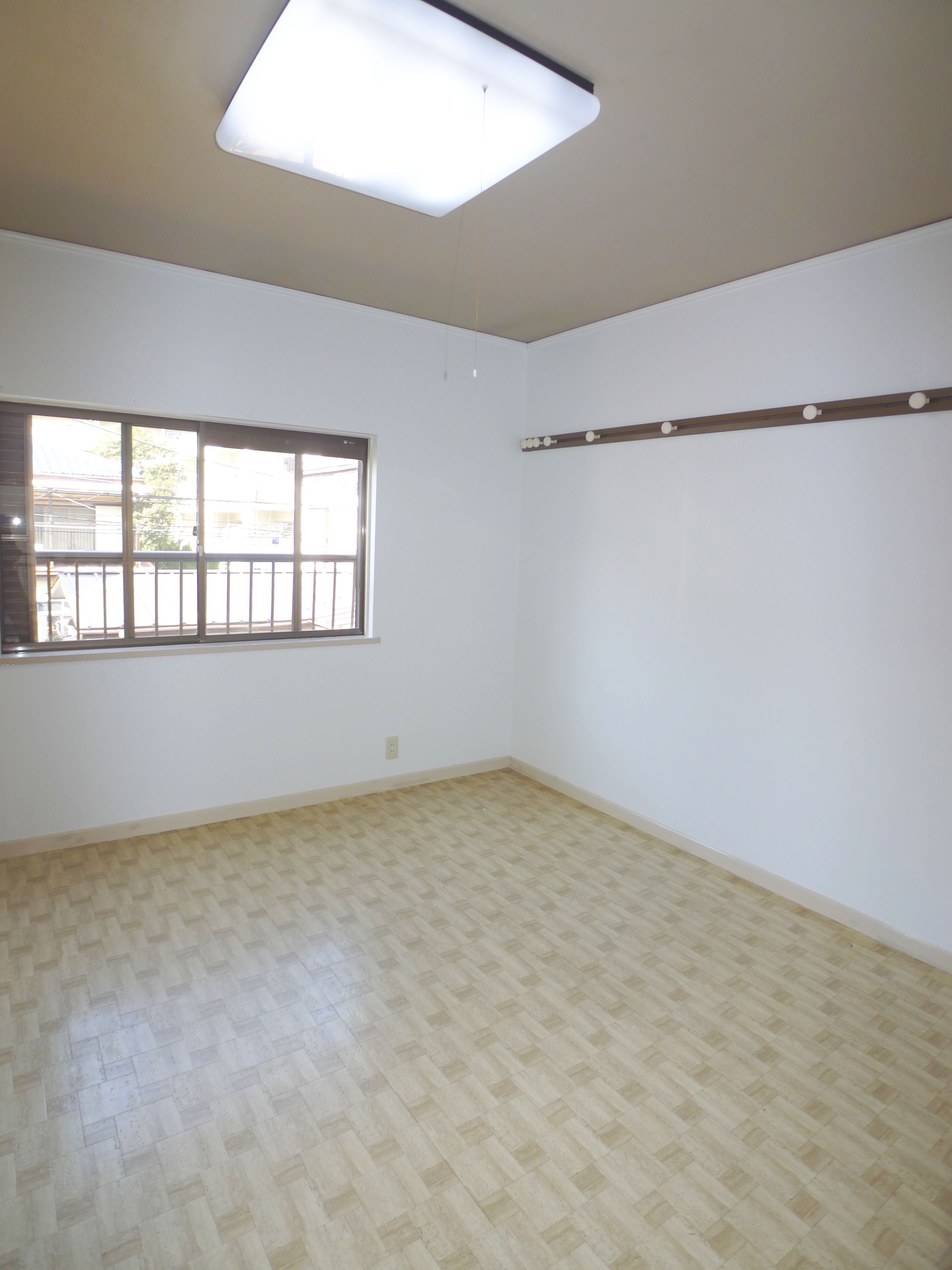 Living and room. Looking for room to Able Shimousa Zhongshan shop