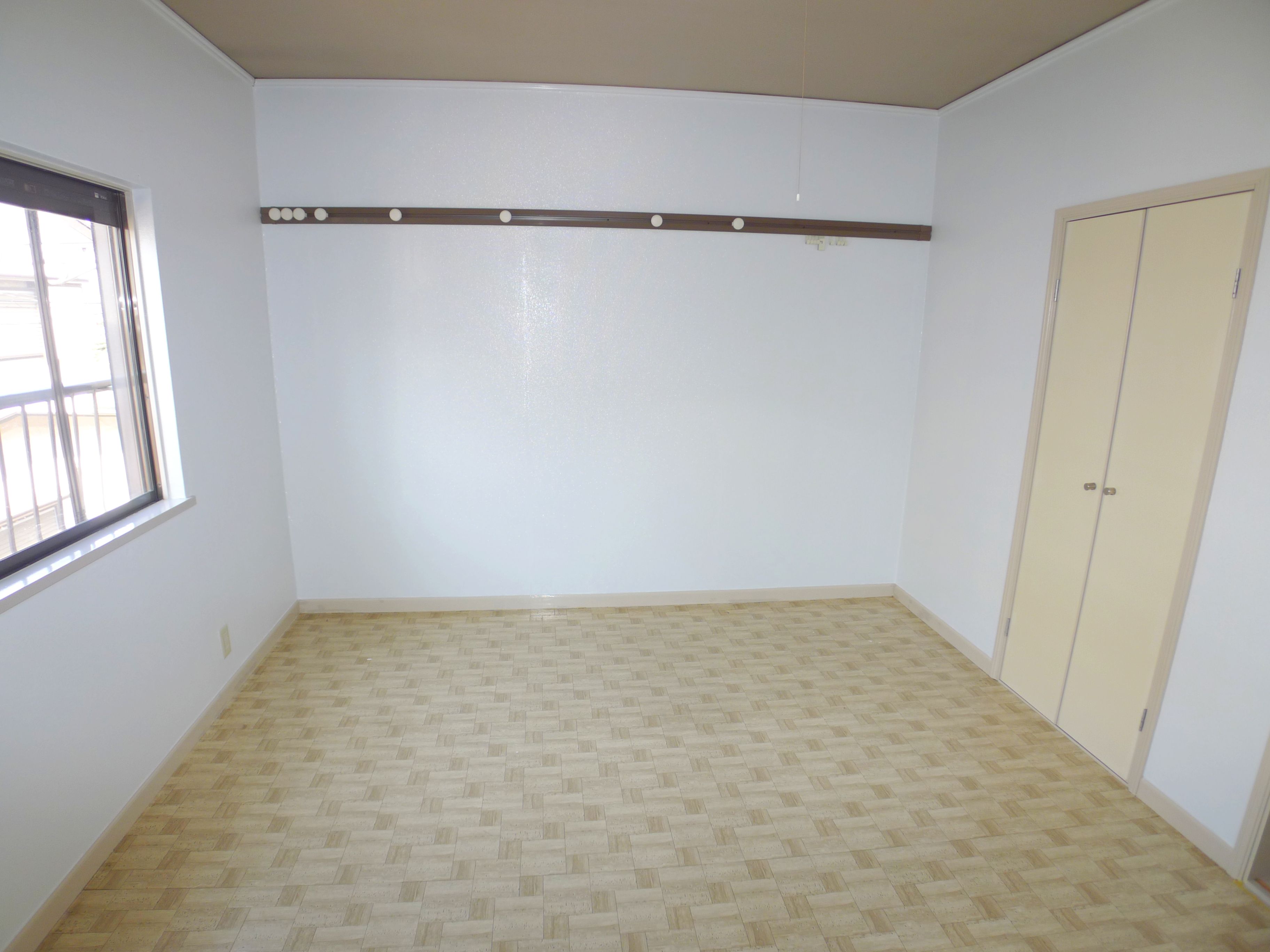 Living and room. Looking for room to Able Shimousa Zhongshan shop