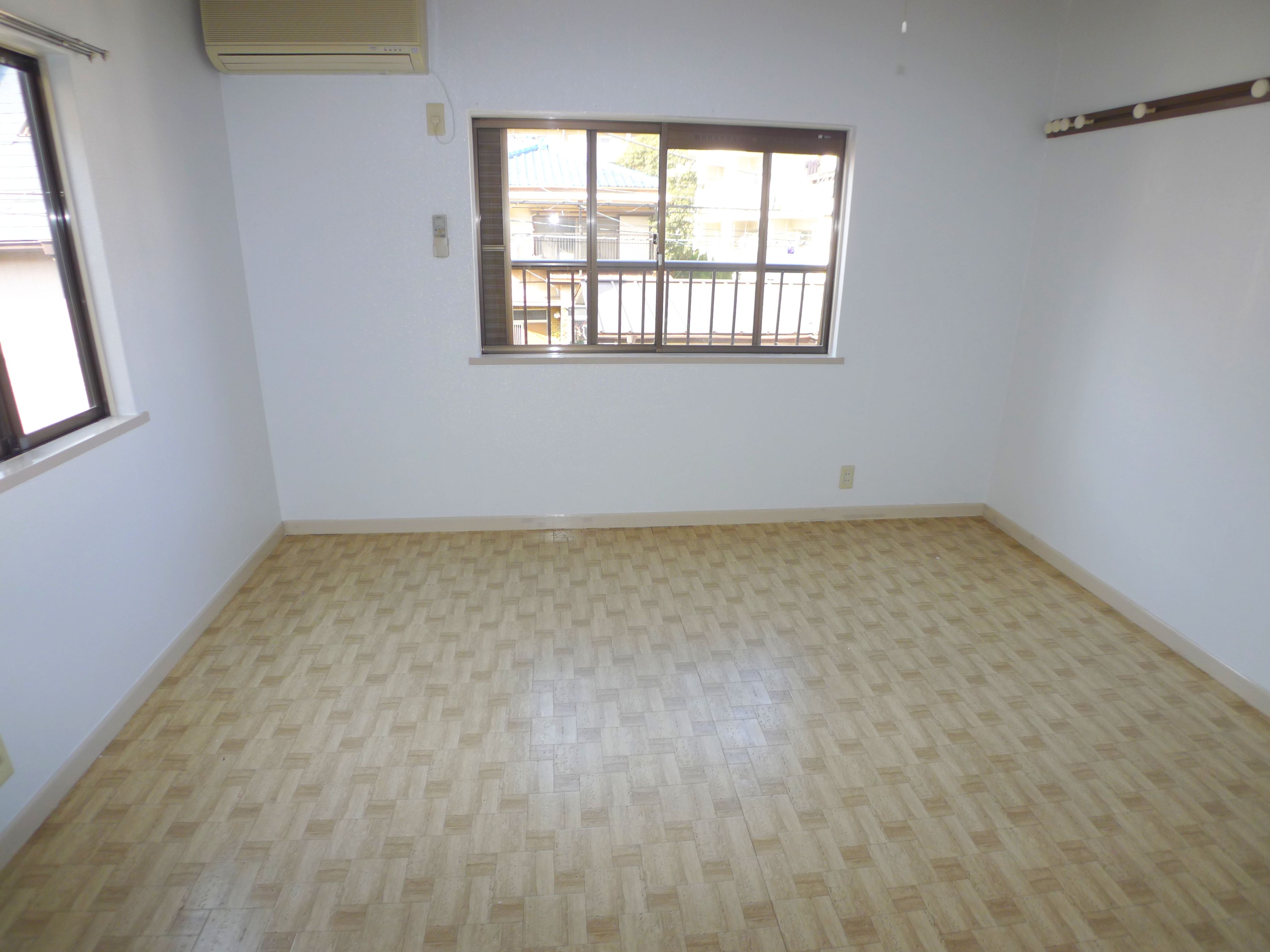 Living and room. Looking for room to Able Shimousa Zhongshan shop