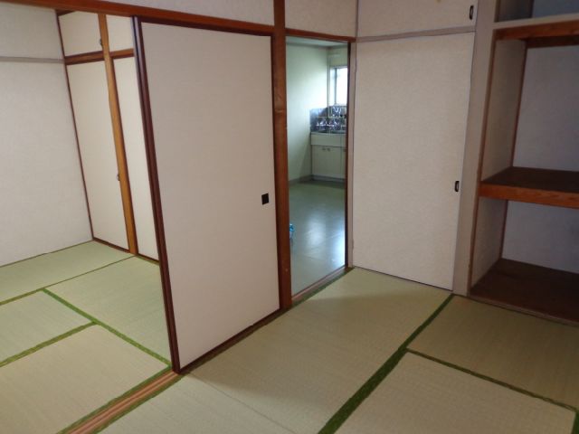 Living and room. Japanese-style rooms. Storage lot.