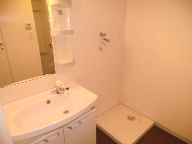 Washroom. I will lot of useful in plenty of dressing room