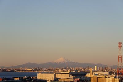 View photos from the dwelling unit. I hope Mount Fuji