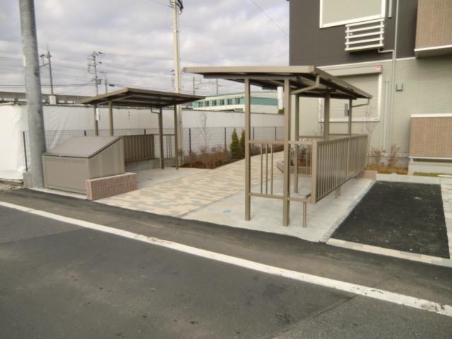 Other. It bicycle parking lot is also feeling good in Pikkapika