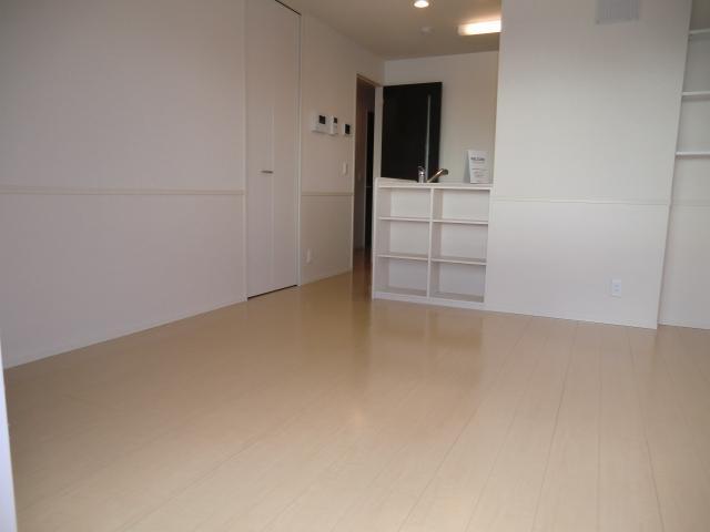 Living and room. A nice living room, which is decorated in pale colors