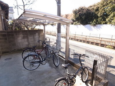 Other common areas. Car is here ☆