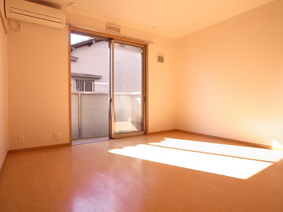 Living and room. No no no! Zhu in a good too ☆