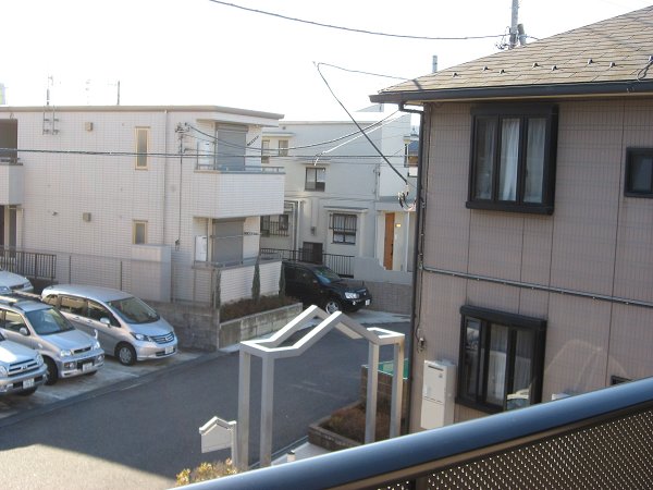 Balcony. Before the eye because we Hirake, Sun is Shanshan. .