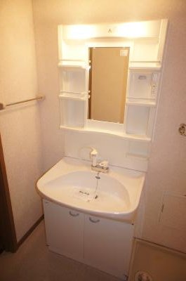 Washroom. Independent wash basin is the check point of looking for room!