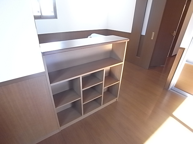 Living and room. It is housed happy.