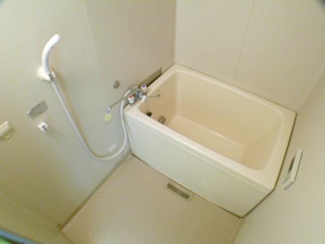 Bath. Unit bus drifting cleanliness