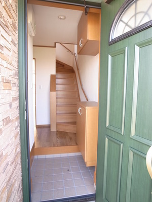 Entrance. I'm home! Of a long ☆