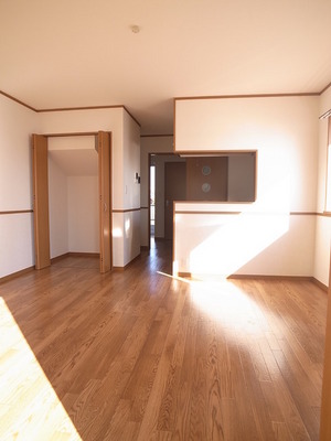 Living and room. Well! Good ☆