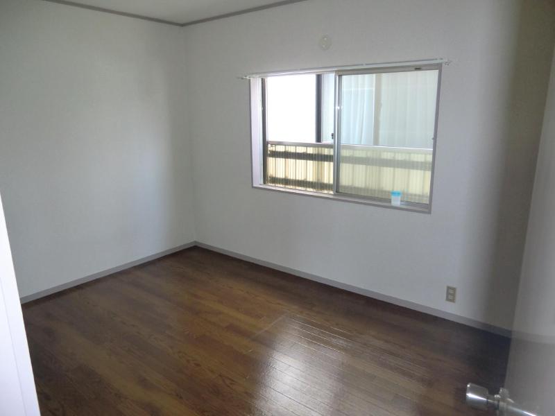 Living and room. It is the second floor of the Western-style