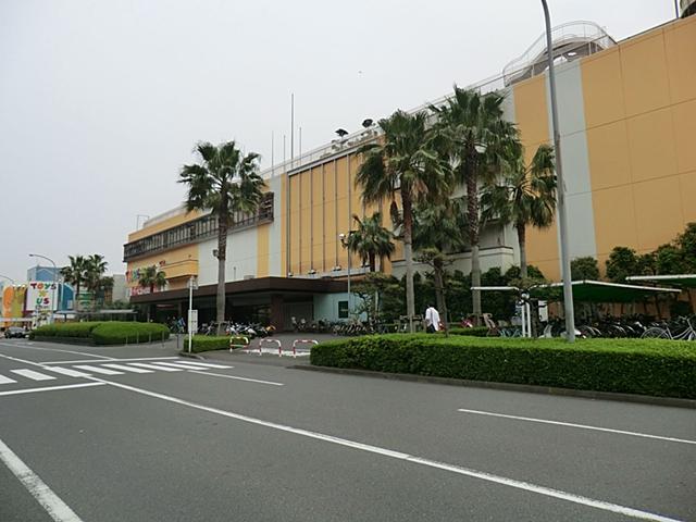 Shopping centre. 1380m until the Super Sport Xebio LaLaport