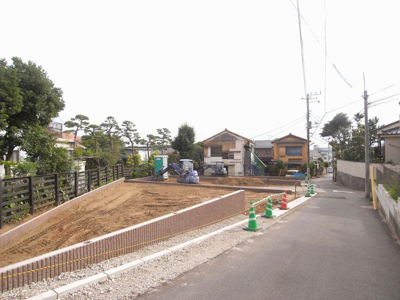 Local photos, including front road. 2013 July shooting