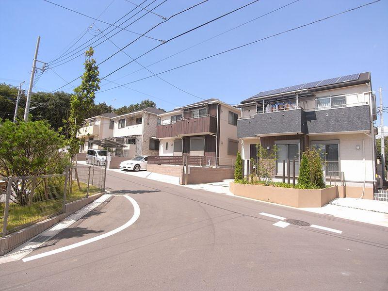 Sale already cityscape photo. Sale already the city average