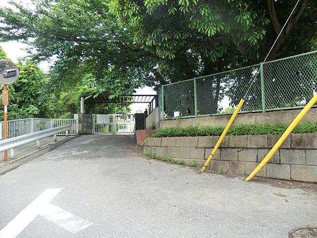 Junior high school. 1350m to Funabashi Municipal god of the sea Junior High School