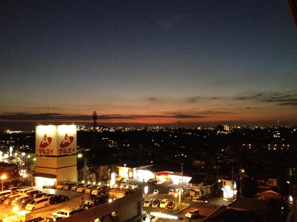 View photos from the dwelling unit. View from local