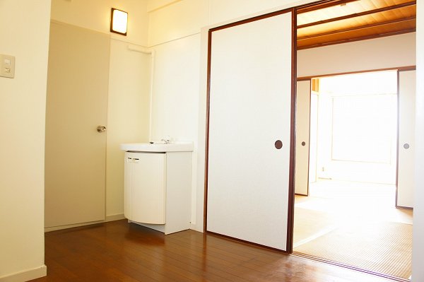 Other. South-facing for bright ☆ 