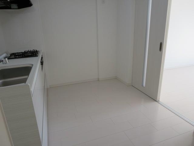 Kitchen. Will happily cooking for is wide with a clear.