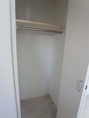 Receipt. Large closet