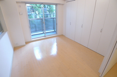 Living and room. Western-style 6.3 Pledge