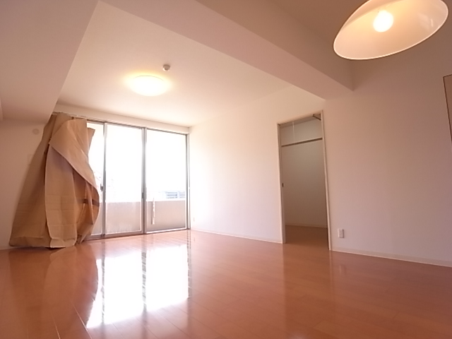 Living and room. This listing is by all means actually, please preview.