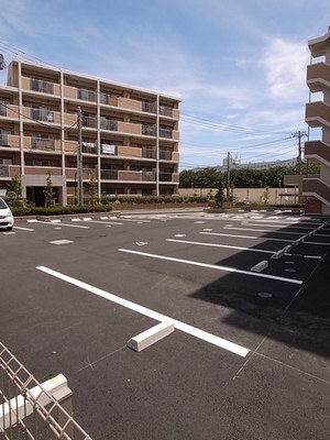 Parking lot. Site Tsu wide! !