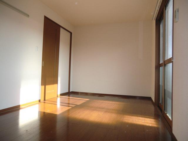 Other room space. Floor is an all flooring