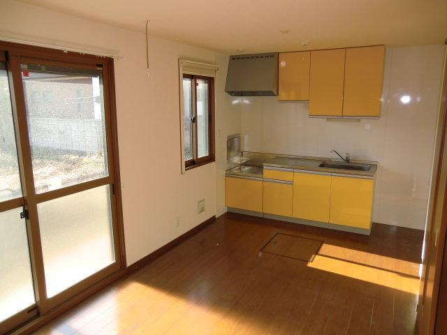 Living and room. Spacious comfortable with spacious living