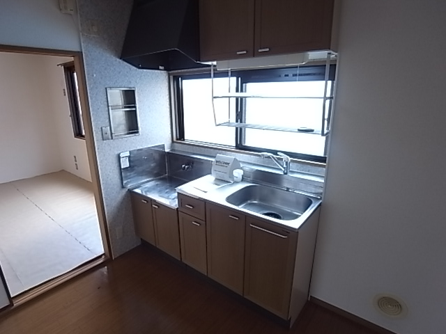 Kitchen. DK is Hakado also dishes if the kitchen window is a bright big ^^ This breadth