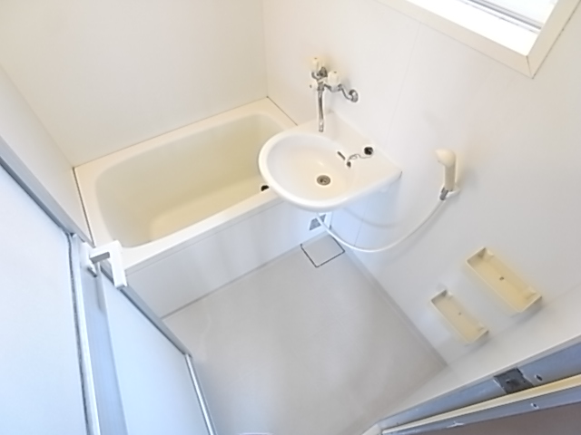 Bath. Popular bus, Toilet by type.