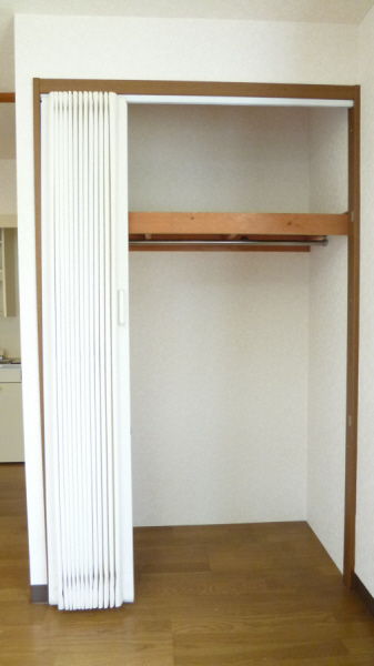 Receipt. Storage closet specification