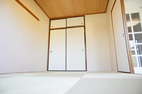 Living and room. Japanese-style room is calm again!