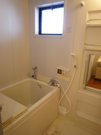 Bath. ☆ There is also a window in the bath ☆