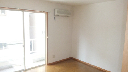 Living and room. Western is 8 pledge and spread.