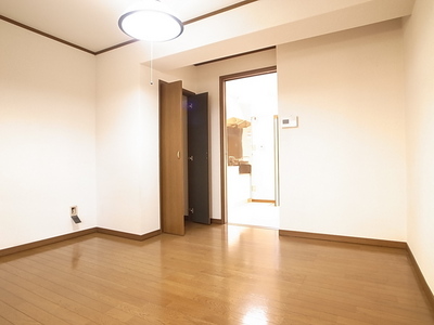 Living and room. Is a room with a sense of openness ~ ☆