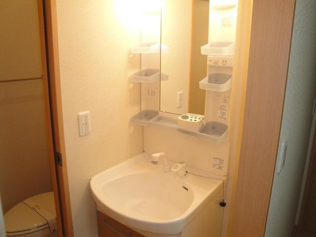 Washroom. This perfect morning of preparation