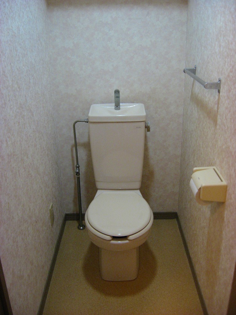 Other. Toilet There is a feeling of cleanliness. 