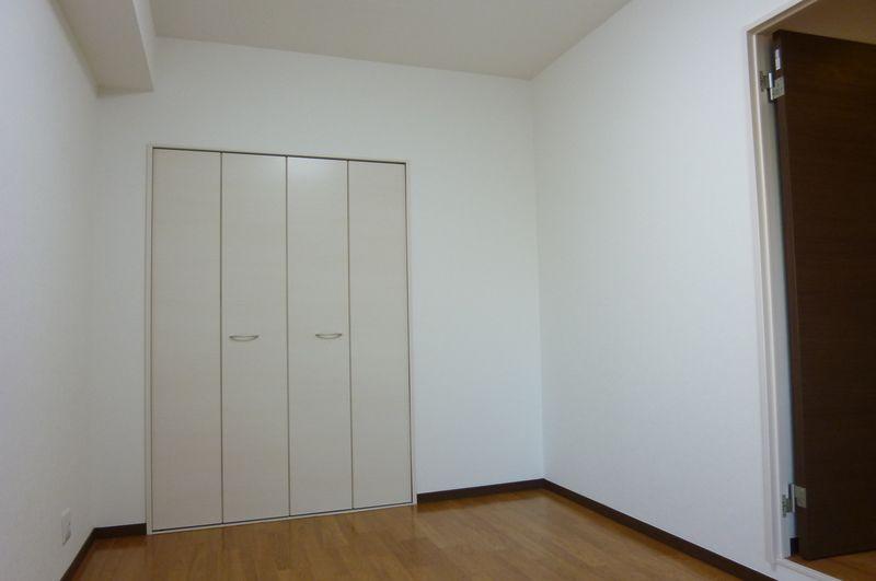 Non-living room. Western-style 6 Pledge