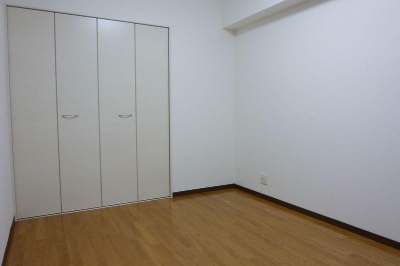 Non-living room. Western-style 6 Pledge
