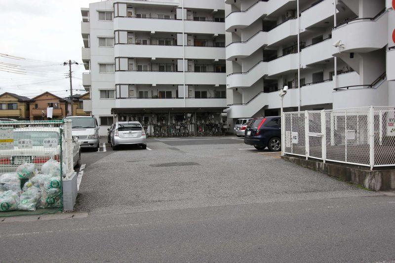 Parking lot